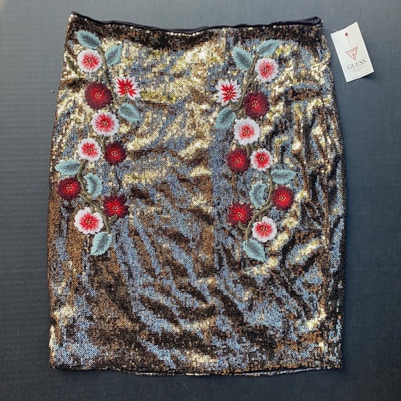 New GUESS Women's Skirt SZ M - Picture 1 of 8